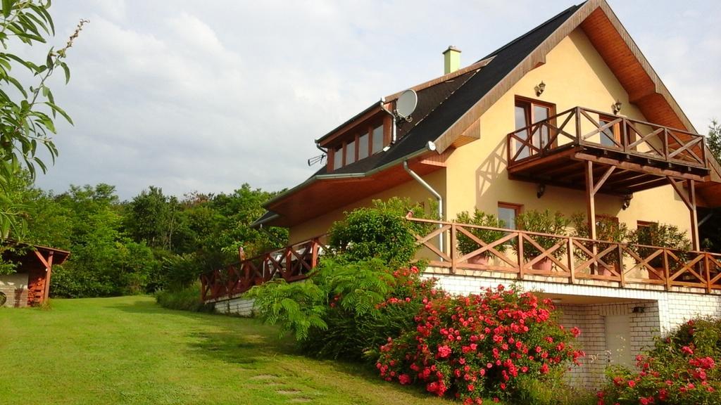 Hotel Kincses Vendeghaz Balatongyörök Exterior foto